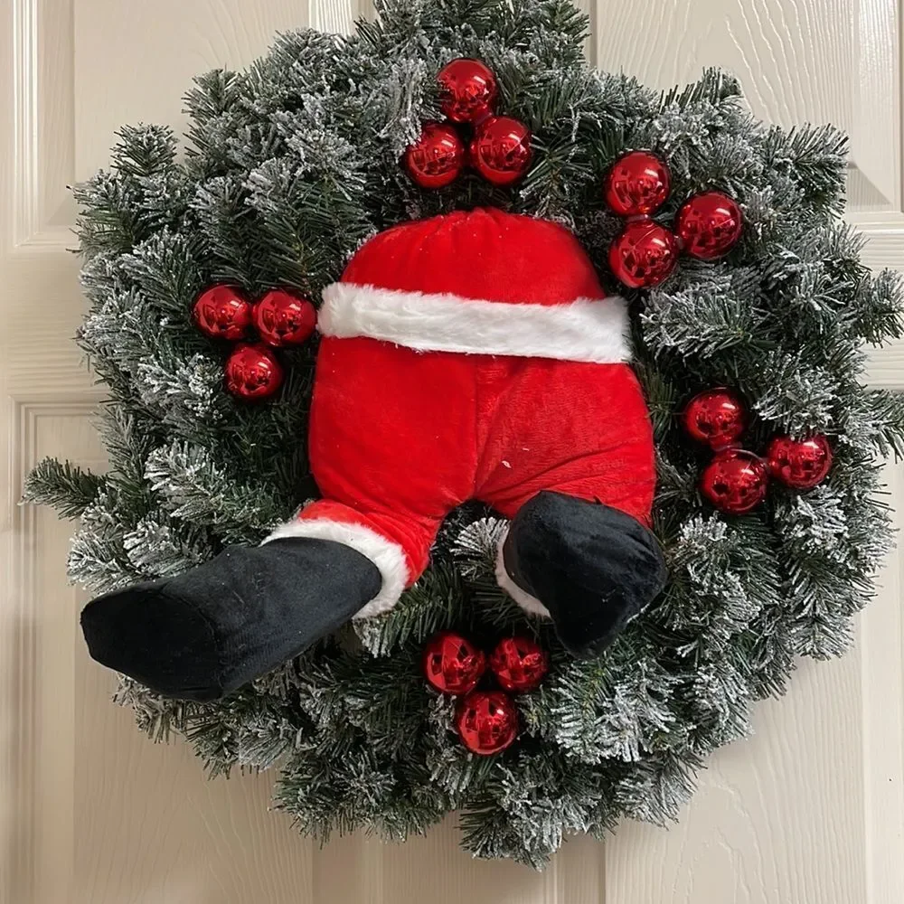 STUCK SANTA HAND CRAFTED CHRISTMAS WREATH‎